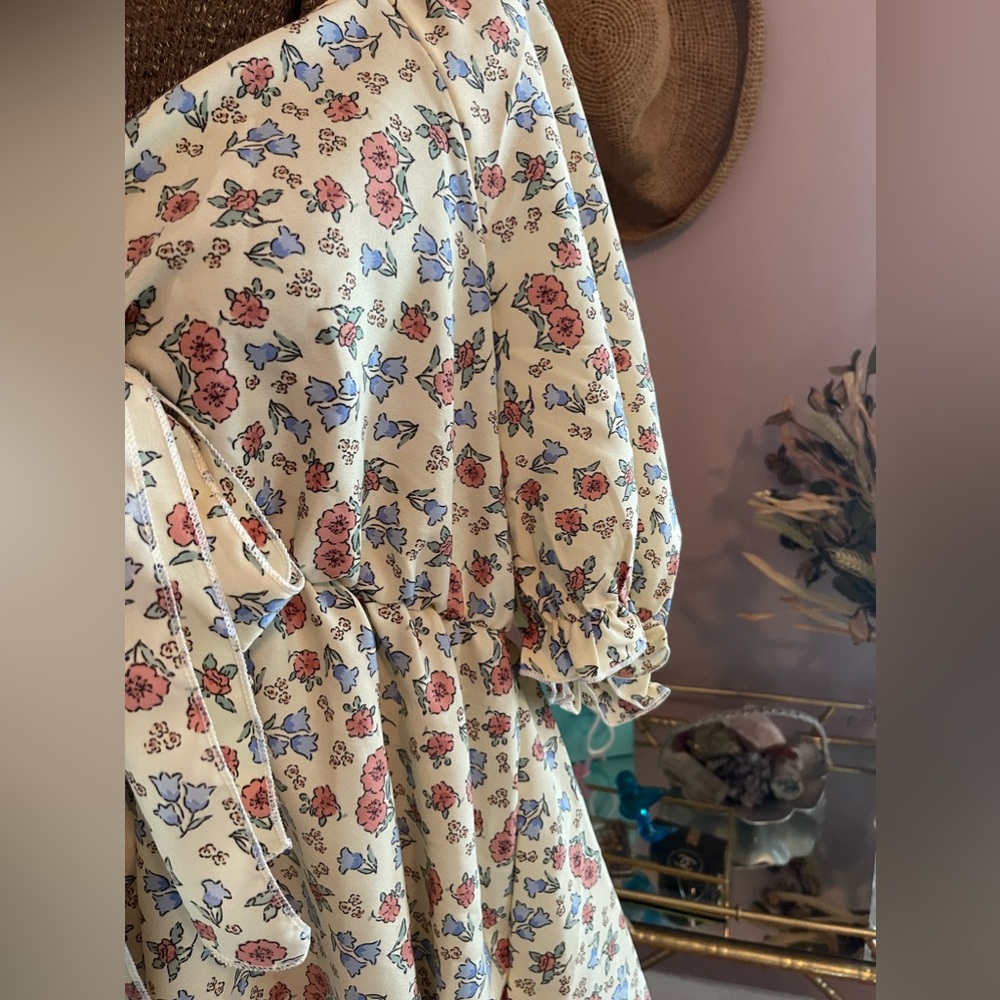 Floral top - Picture 3 of 4